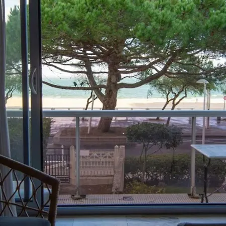 Apartment En 1ere Ligne Face A La Mer *